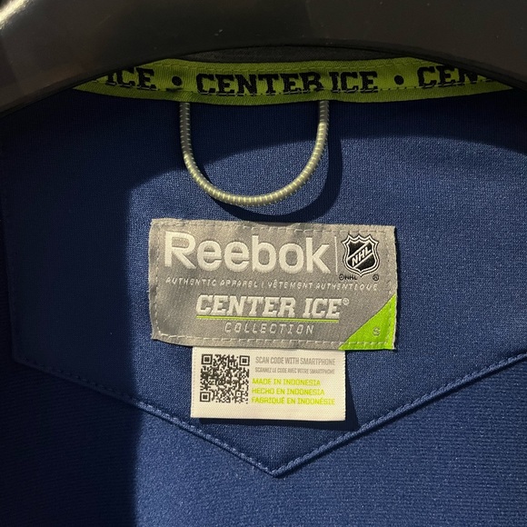 Toronto Maple Leafs Jacket - Picture 3 of 4